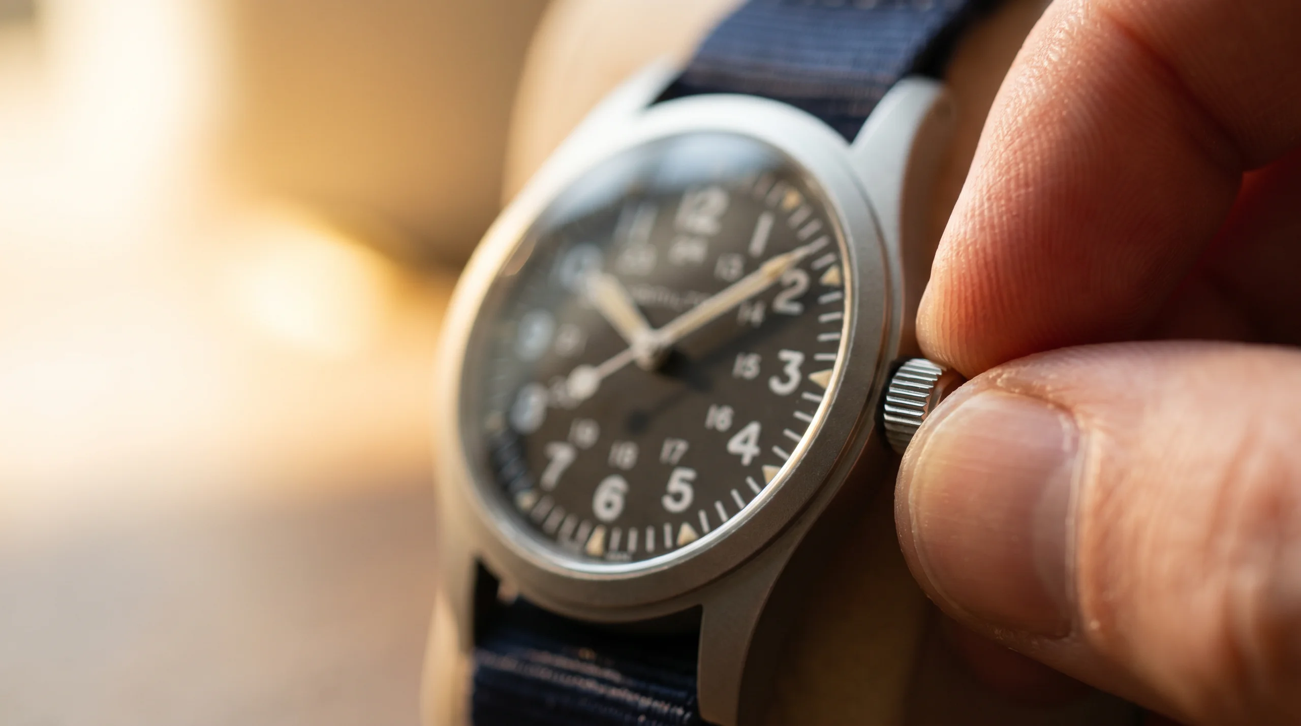 How to wind an automatic watch by turning the crown by hand