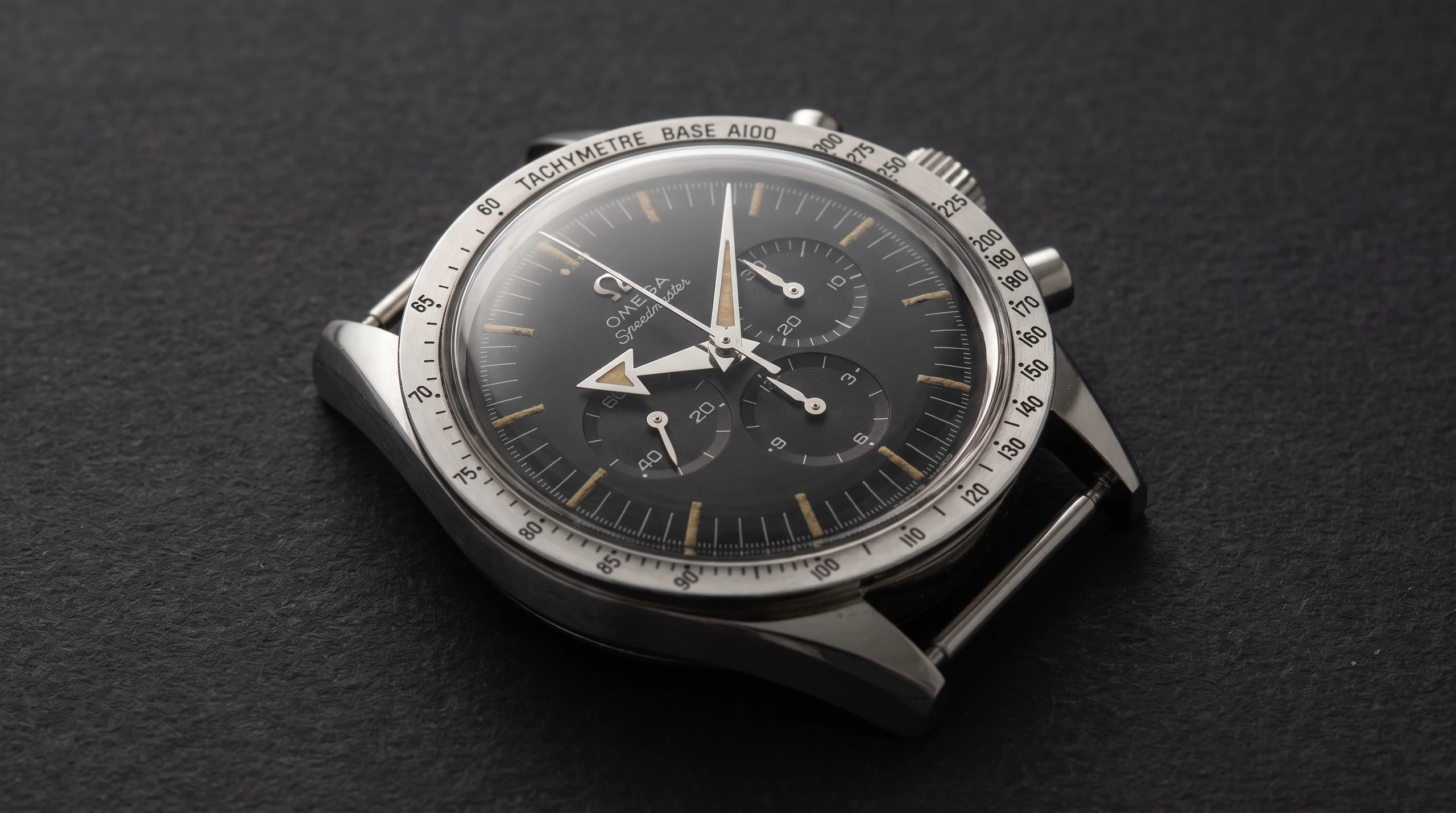 Vintage Omega Speedmaster Broad Arrow CK2915 with straight lugs and broad arrow hour hand