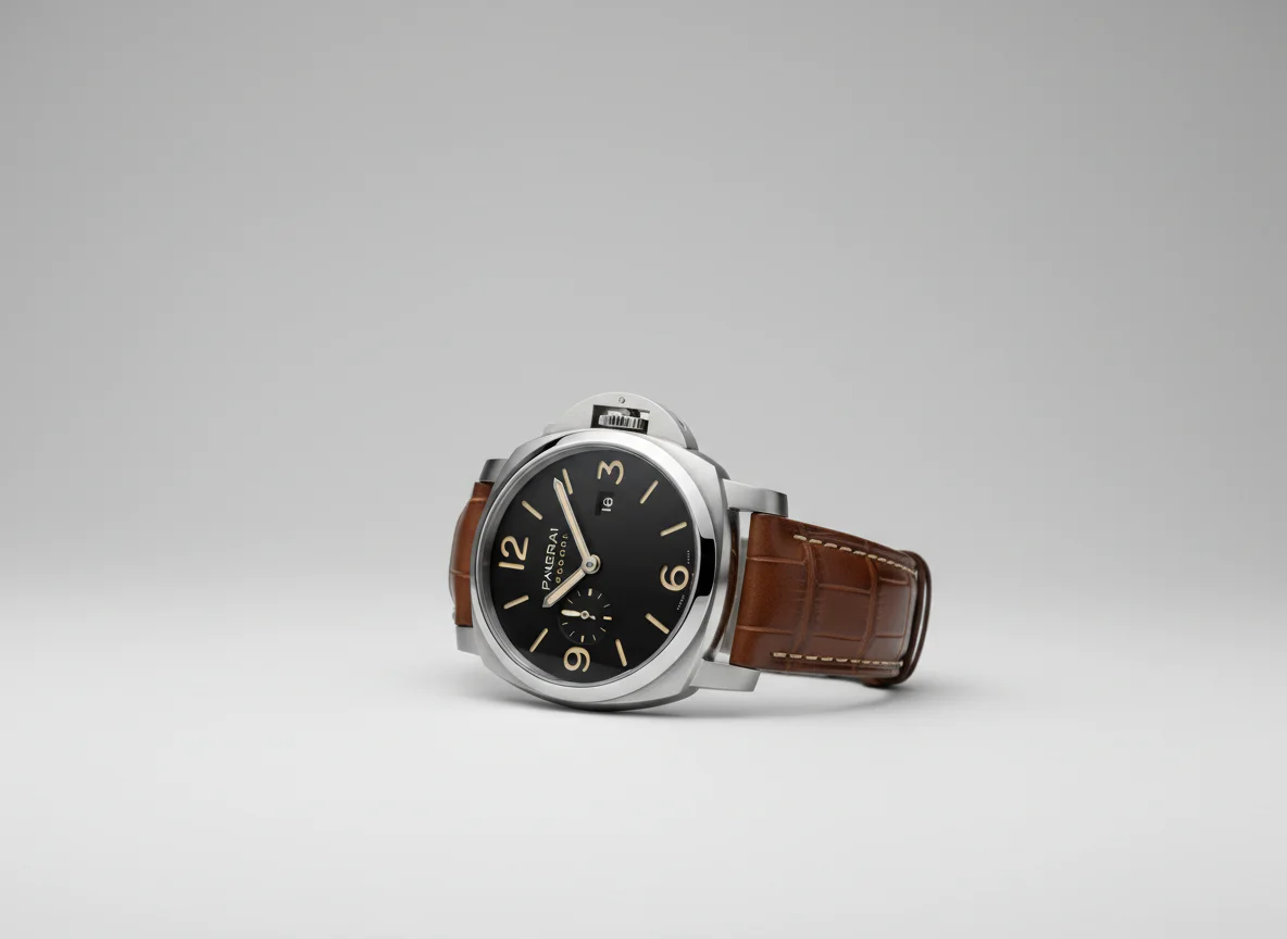 Modern Panerai Luminor 8 Giorni in 44mm steel with P.5000 hand-wound 8-day caliber and power reserve indicator subdial